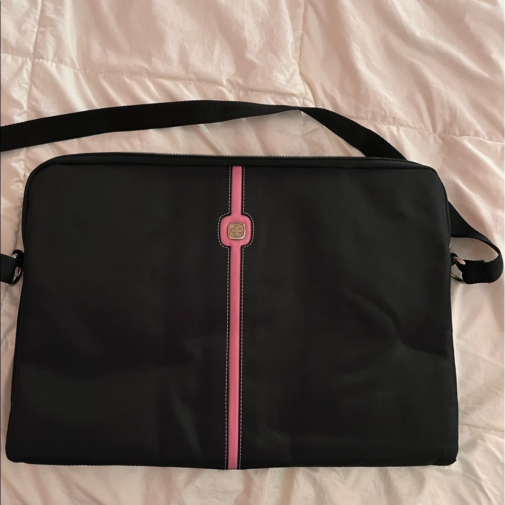 K-Swiss laptop case
